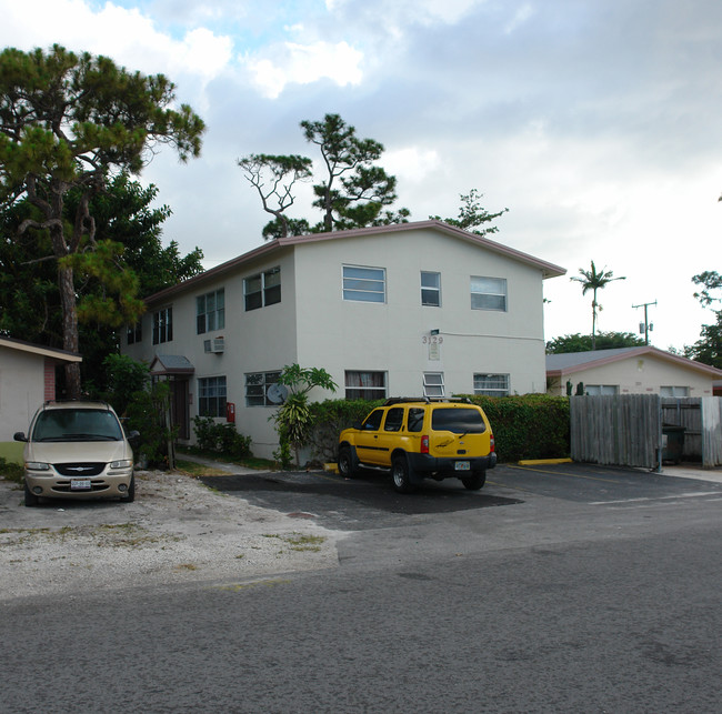 3129 SW 13th St in Fort Lauderdale, FL - Building Photo - Building Photo