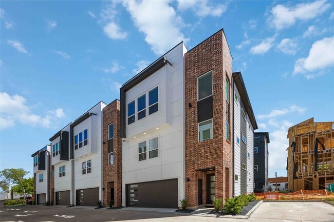 property at 3028 Lamar St