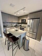 5350 NW 84th Ave in Doral, FL - Building Photo - Building Photo