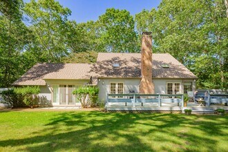 647 Narrow Ln in Sagaponack, NY - Building Photo - Building Photo