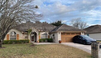 2127 Forest Gate Dr W in Jacksonville, FL - Building Photo