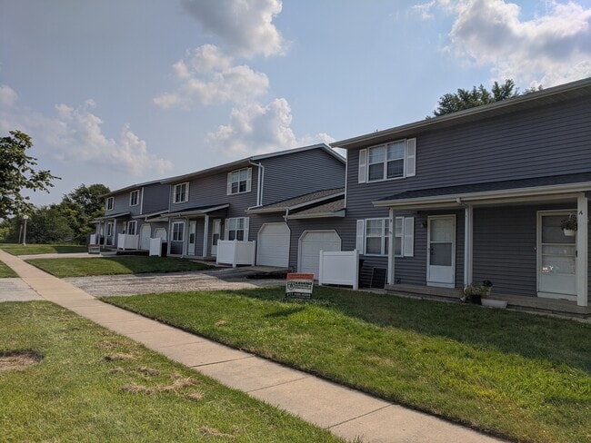 property at 1003 S Smith Rd