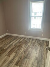 427 Bay St, Unit 2 in Fall River, MA - Building Photo - Building Photo