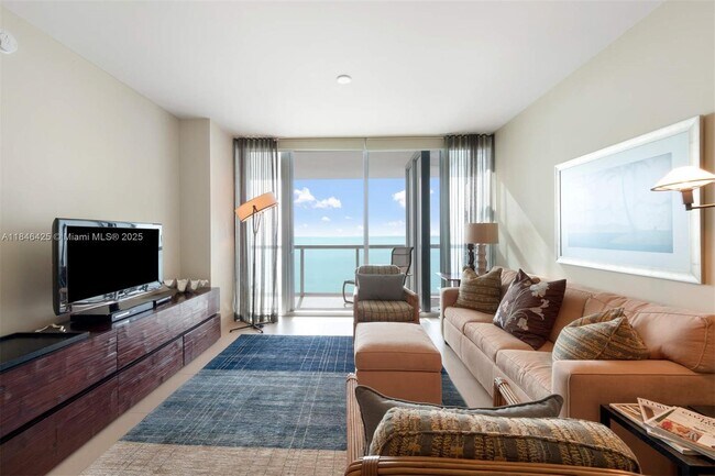 6799 Collins Ave, Unit 1603 in Miami, FL - Building Photo - Building Photo