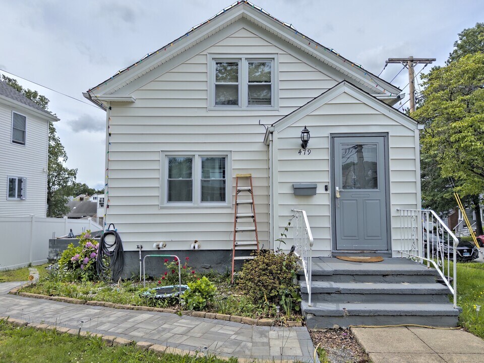 497 Wayne St in Bridgeport, CT - Building Photo