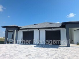2309 NE 15th Ln in Cape Coral, FL - Building Photo