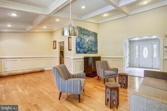 10145 Colebrook Ave in Potomac, MD - Building Photo - Building Photo