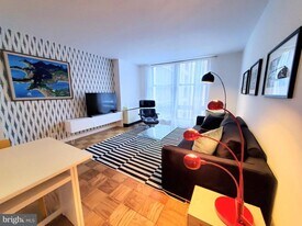 1260 21st St NW in Washington, DC - Building Photo