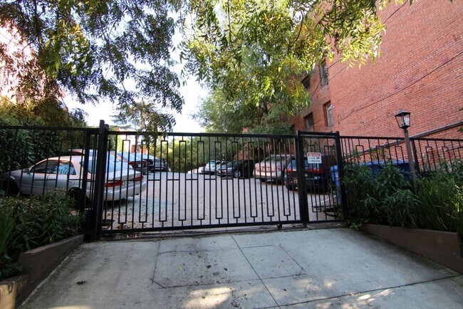 532 S Coronado St in Los Angeles, CA - Building Photo - Building Photo