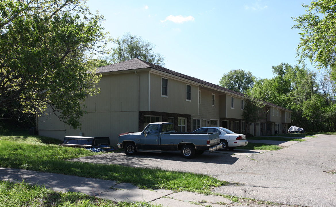 Bainbrooke Townhomes in Leavenworth, KS - Building Photo