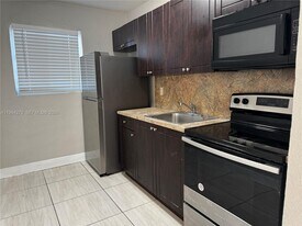 1940 Washington Ave in Opa Locka, FL - Building Photo