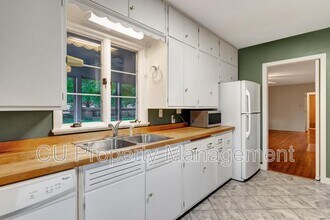 202 W Indiana Ave in Urbana, IL - Building Photo - Building Photo