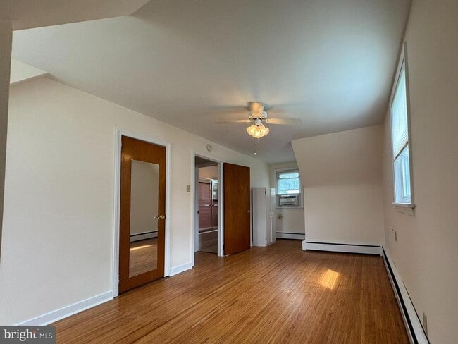 410 Paoli Ave in Philadelphia, PA - Building Photo - Building Photo