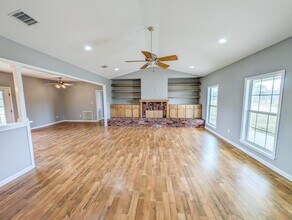 8411 Buncombe Rd in Shreveport, LA - Building Photo - Building Photo