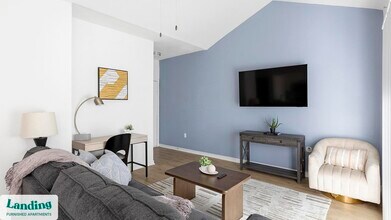 9510 Westpark Dr in Benbrook, TX - Foto de edificio - Building Photo