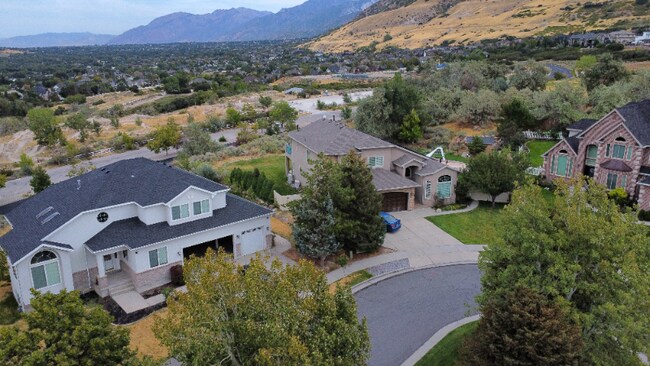 13604 S Vestry Rd in Draper, UT - Foto de edificio - Building Photo