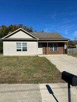 1106 Emma May Pt in Smyrna, TN - Building Photo