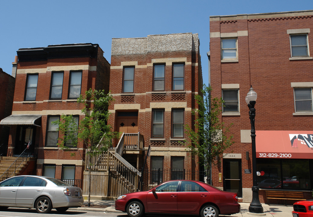 1446 W Taylor St in Chicago, IL - Foto de edificio