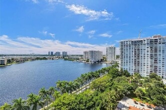 2851 NE 183rd St, Unit 1814 in Aventura, FL - Building Photo - Building Photo