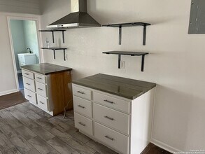 2010 Texas Ave in San Antonio, TX - Building Photo - Building Photo