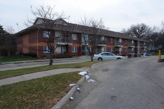 University West in Des Moines, IA - Building Photo - Building Photo