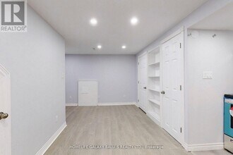 2049 Blue Ridge Crescent in Pickering, ON - Building Photo - Building Photo