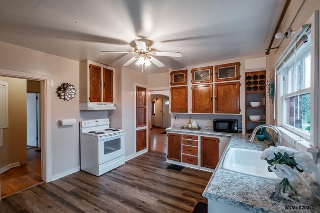 317 SE 3rd Ave photo'