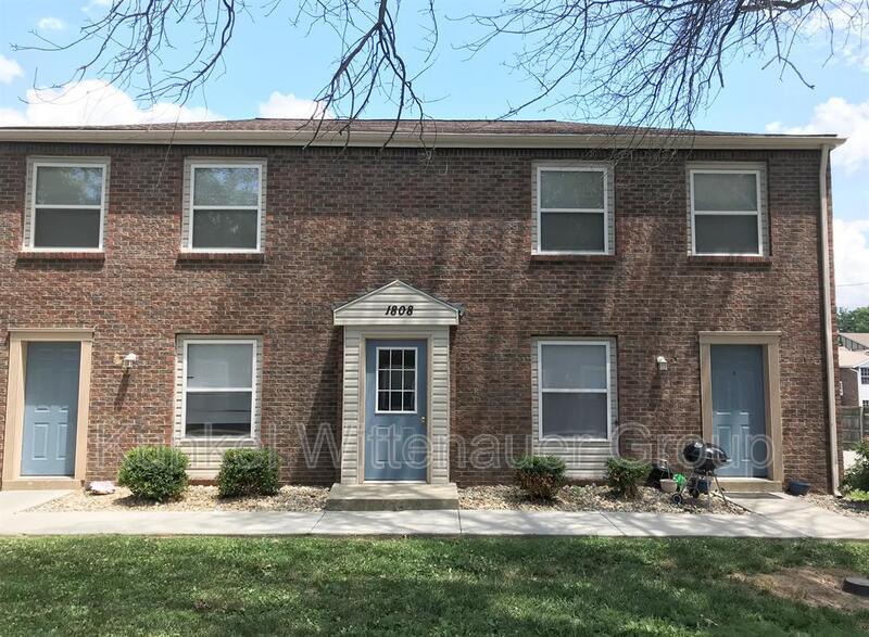 1808 Jamestown Rd in Swansea, IL - Building Photo