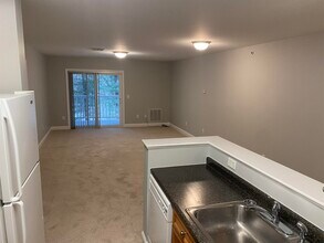 122 Coliseum Ave in Nashua, NH - Building Photo - Building Photo