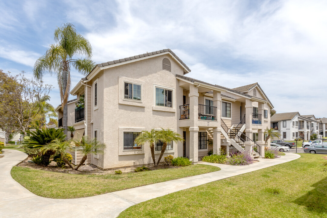 Concord Villas in San Diego, CA - Building Photo