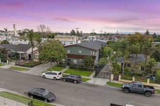 118 W Buckthorn St in Inglewood, CA - Foto de edificio - Primary Photo