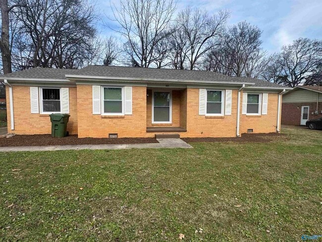 3610 Williamsburg Dr NW