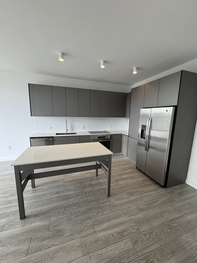 111 NW 27th St, Unit A1 in Miami, FL - Building Photo - Building Photo