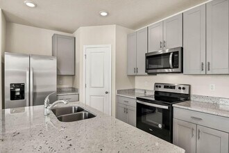 2760 Chestnut Creek Pl in Brandon, FL - Building Photo - Building Photo