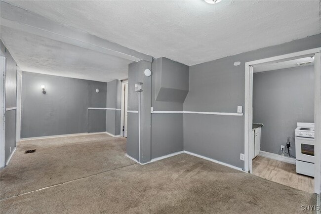 505 Carbon St in Syracuse, NY - Building Photo - Building Photo