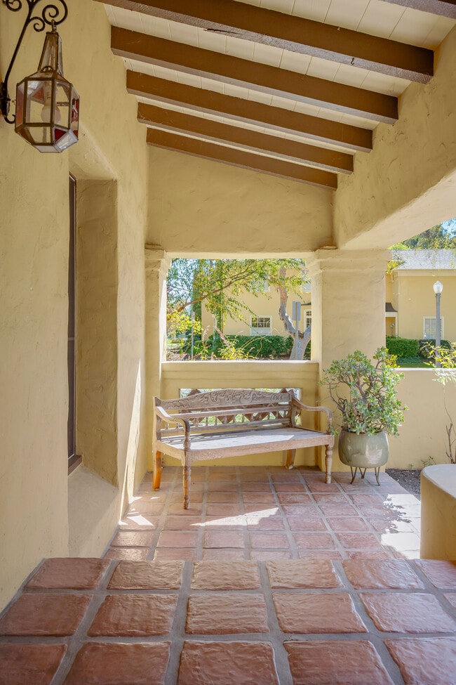 500 N Las Palmas Ave in Los Angeles, CA - Building Photo - Building Photo