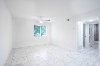 4410 Bellfort Ave in Houston, TX - Building Photo - Building Photo