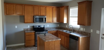 5509 Oakgate Dr in Greensboro, NC - Building Photo - Building Photo