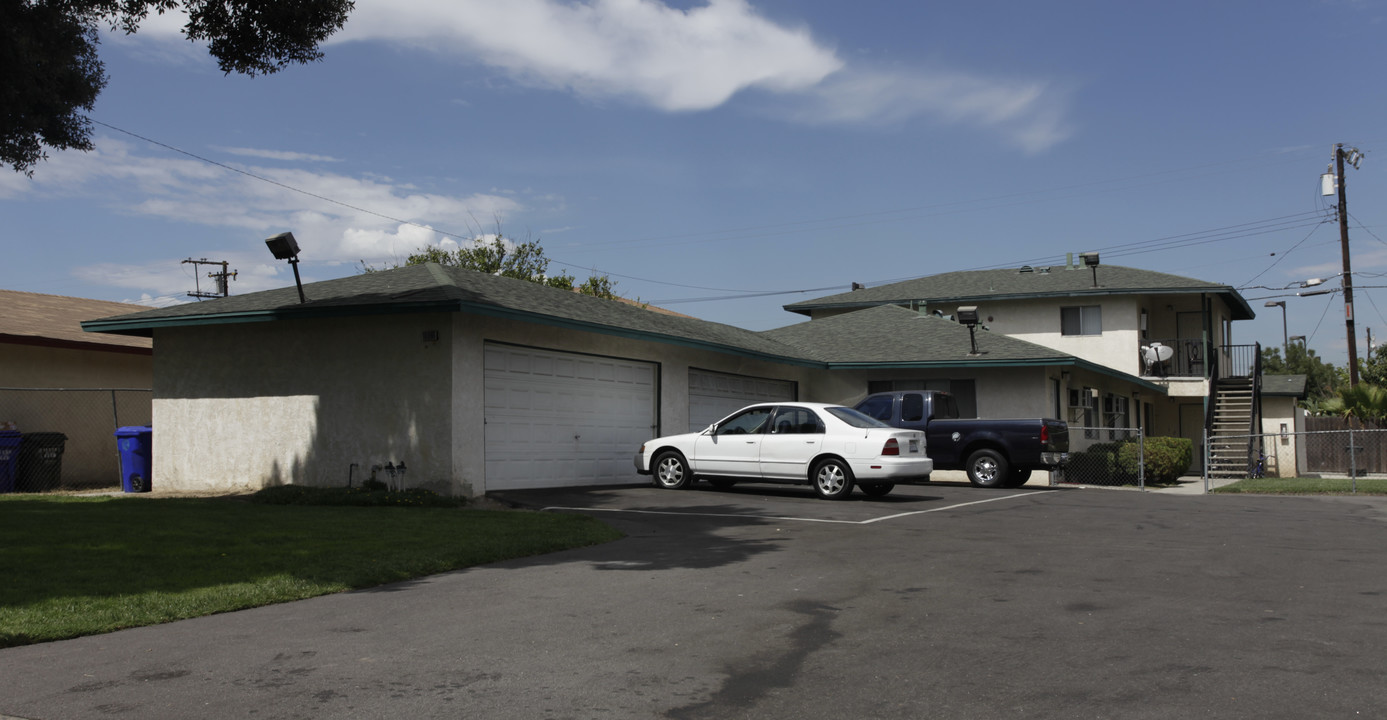 16966 Reed St in Fontana, CA - Building Photo