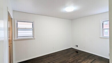 20 Bentley Ave in Jersey City, NJ - Building Photo - Building Photo