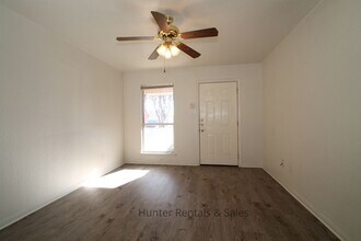 921 Rosewood Dr in Harker Heights, TX - Building Photo - Building Photo