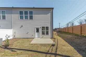 4068 Beckton Trl in Jamestown, NC - Building Photo - Building Photo