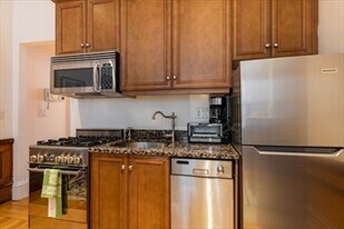 1609 Tremont St, Unit 1 in Boston, MA - Building Photo