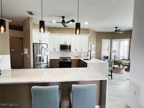 9420 Old Hickory Cir in Ft. Myers, FL - Building Photo - Building Photo