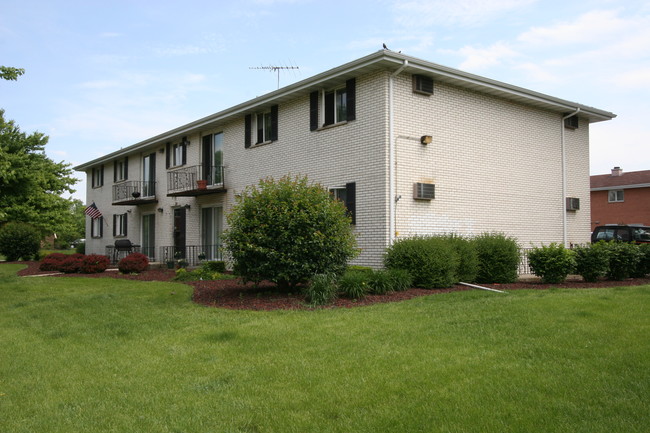 114 Town Crest Dr in New Lenox, IL - Building Photo - Building Photo