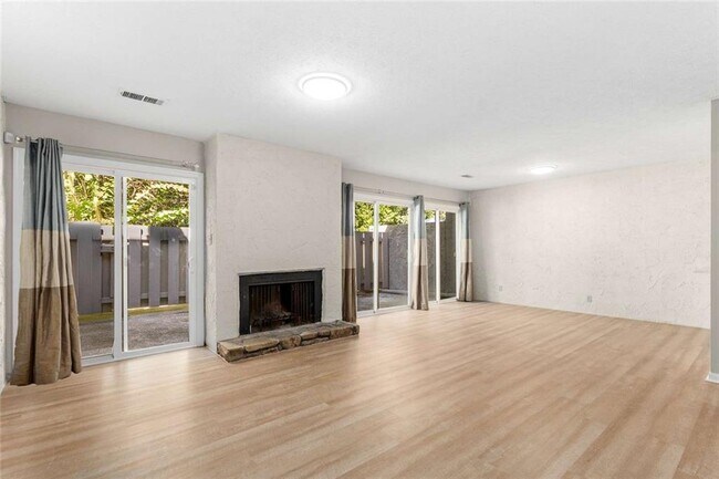 510 E Ponce de Leon Ave in Decatur, GA - Building Photo - Building Photo