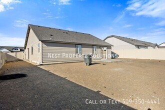 217 Royal Palm Dr in Moses Lake, WA - Building Photo - Building Photo