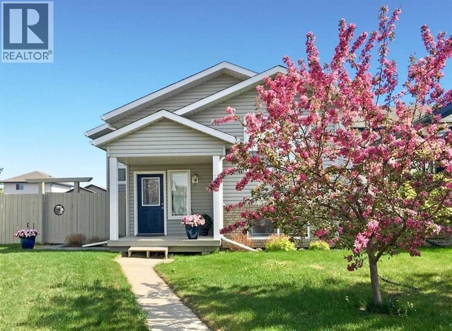 property at 30 Pinnacle Grove