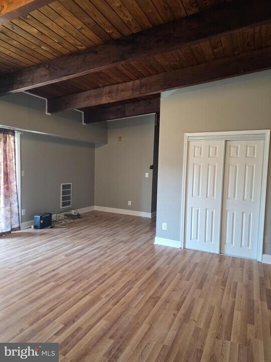 7525 Riverdale Rd in New Carrollton, MD - Building Photo