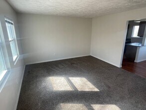 12928 Curtis Ave in Omaha, NE - Building Photo - Building Photo